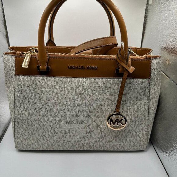 Michael Kors Gibson Tote Bag in Vanilla - Picture 1 of 16